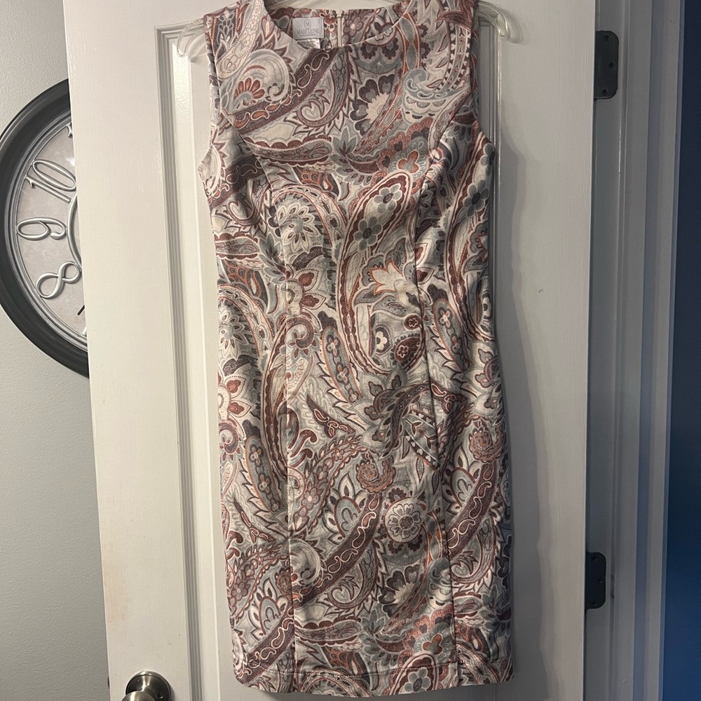 Madeleine sleeves soft plaisey print dress size 6, made in Turkey